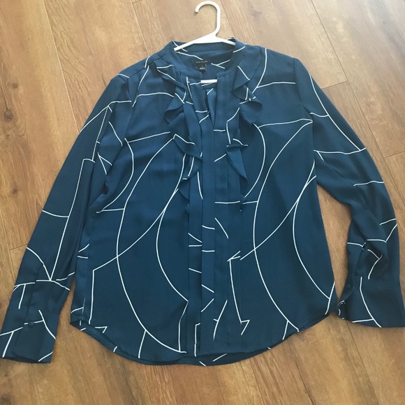 Anne Taylor Geo Icon Ruffle Blouse - Picture 3 of 6